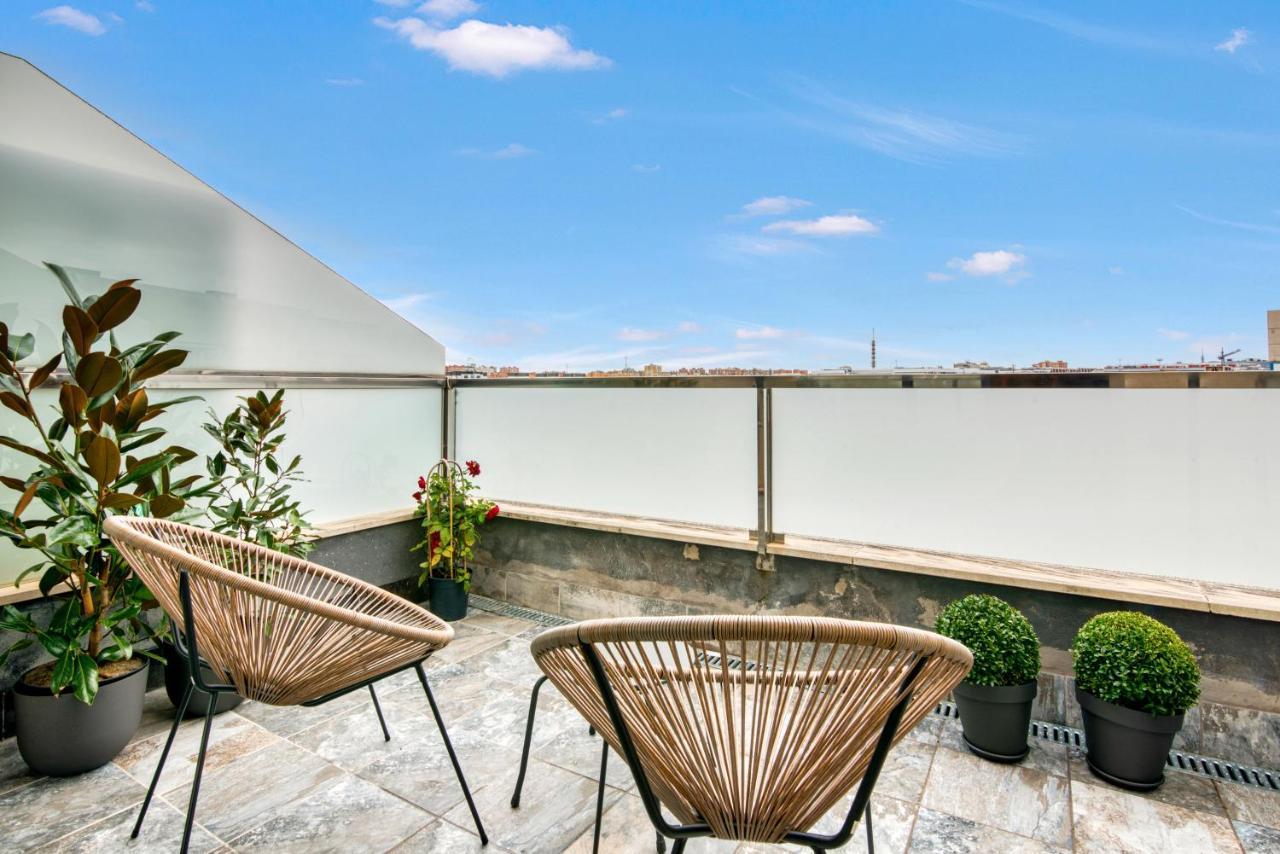 Cozy Penthouse, 20 Min To Downtown, Alcala Norte مدريد المظهر الخارجي الصورة